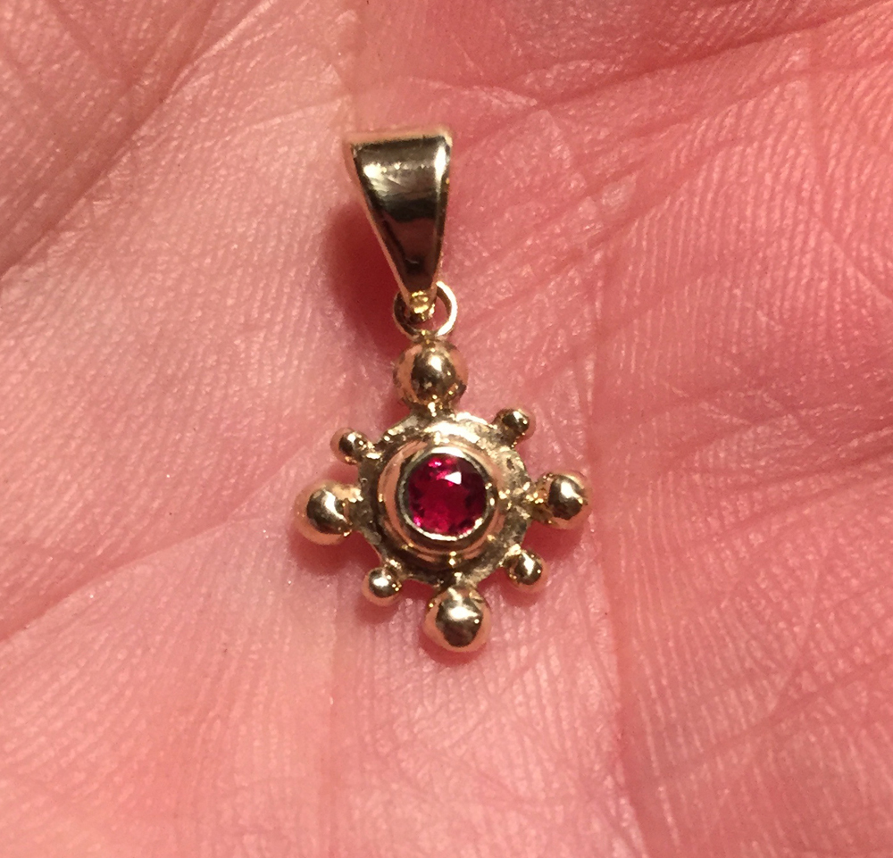 Pendentif-spinelle01